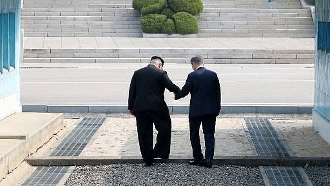 kim offers to visit seoul any time if you invite me south korea