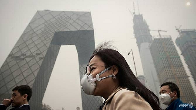 asias pollution exodus firms struggle to woo top talent
