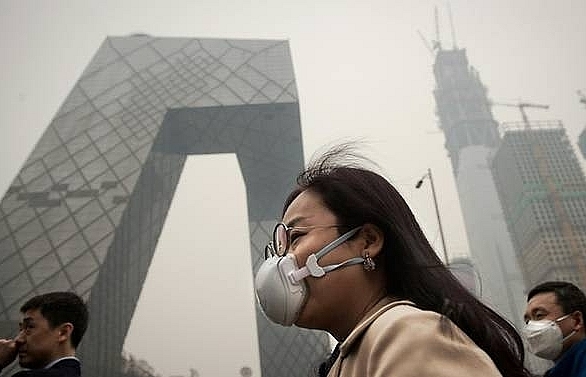 Asia's pollution exodus: Firms struggle to woo top talent