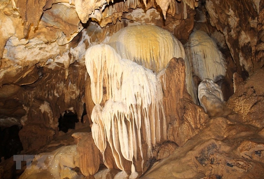 huoi cang huoi dap cave complex in dien bien province