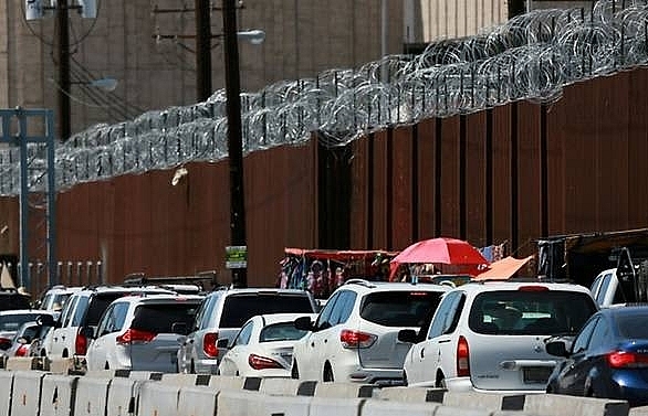 Trump says '100pc' ready to shut down Mexico border