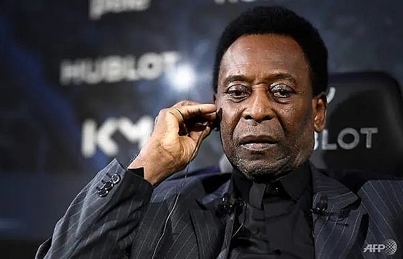 Pele 'doing well' after undergoing treatment in Paris hospital