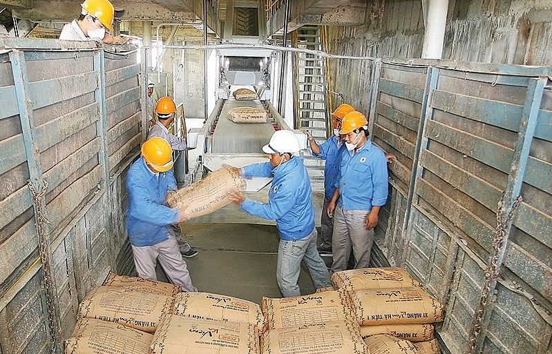 cement makers turn to alternative fuels