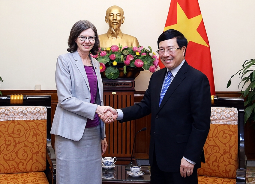 canada urged to diversify investment fields in vietnam