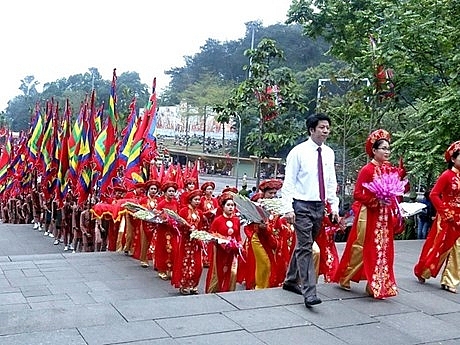 incense offering ceremony held in honour of hung kings