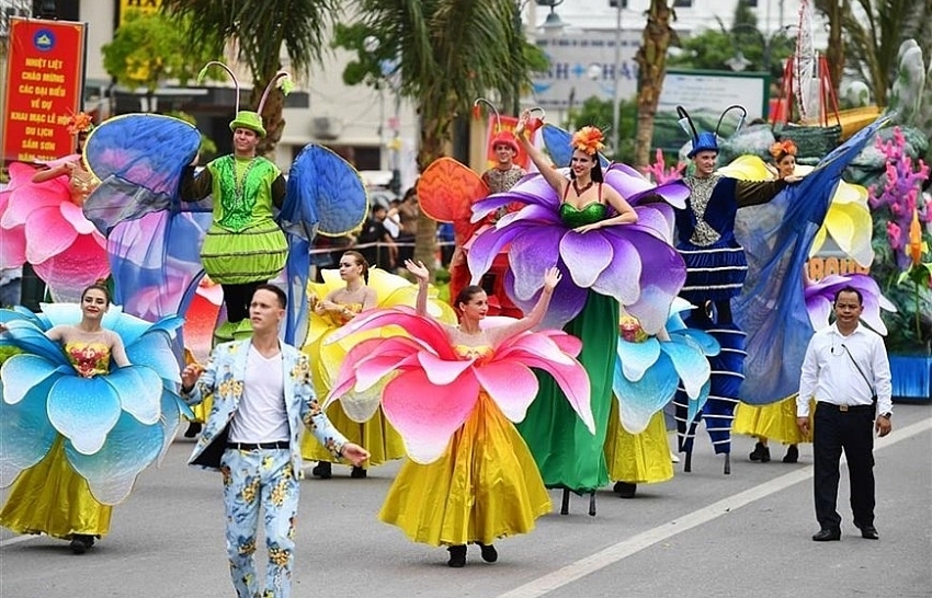 Street carnival in Sam Son