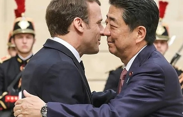 France, Japan back Renault-Nissan alliance despite Ghosn case