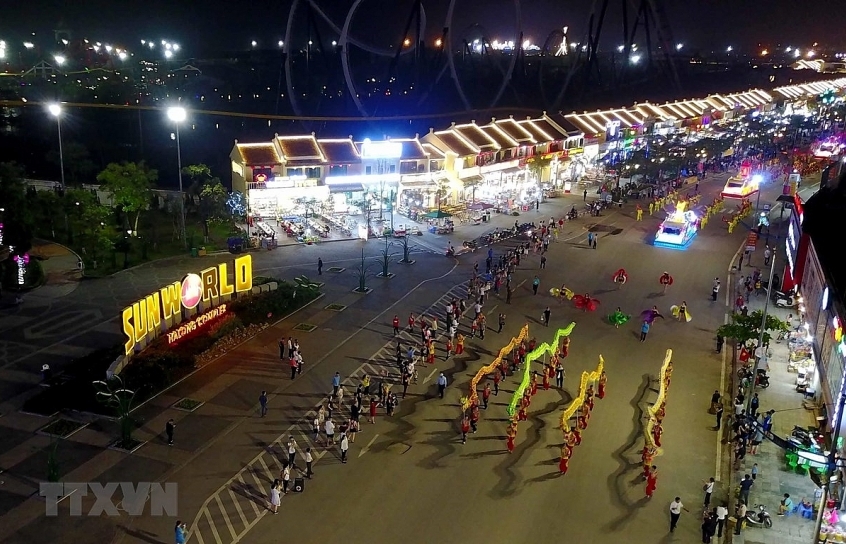 Carnival Ha Long returns in indoor version