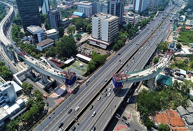 adb projects indonesias economic growth at 25 percent