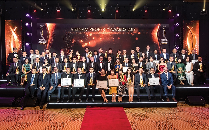 1487p18 vietnam property awards set golden real estate standards