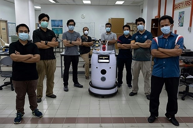 malaysia newly created robot to help doctors check on covid 19 patients