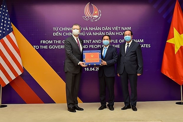 vietnam presents antibacterial face masks to us