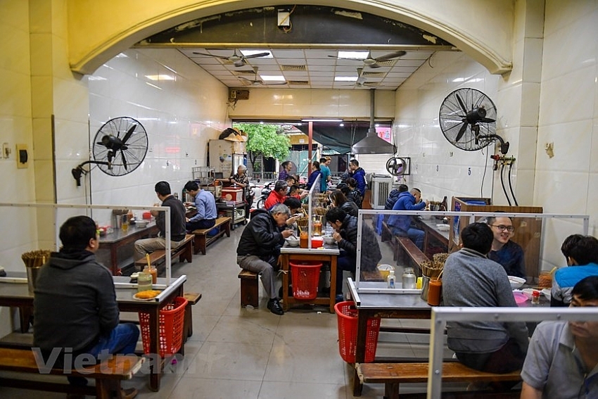 pho restaurants reopen after social distancing