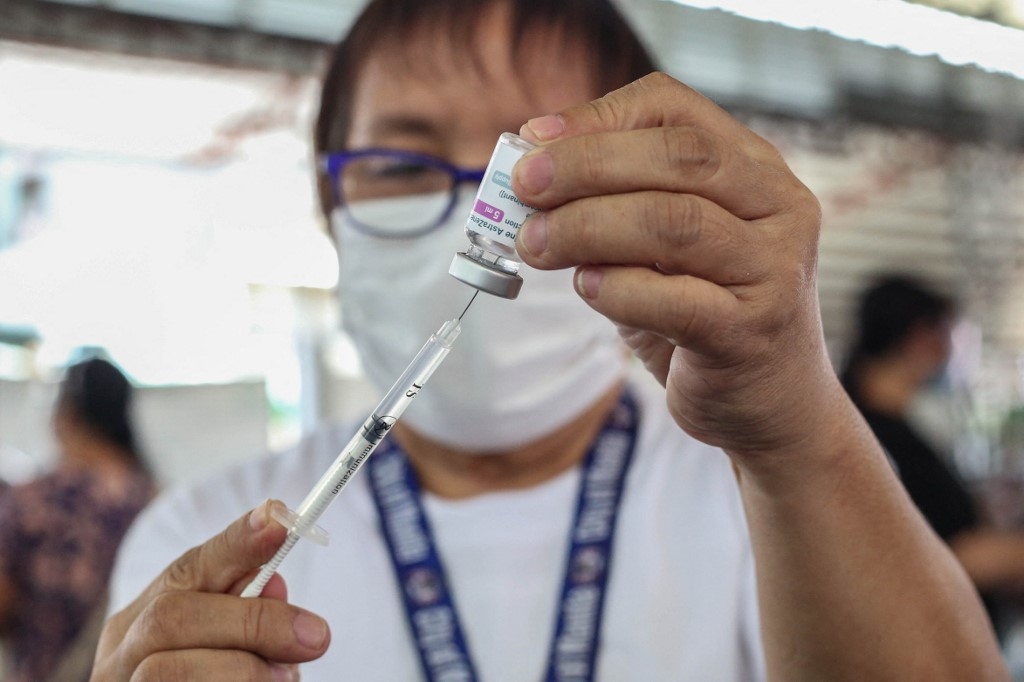 philippines suspends astrazeneca vaccine for under 60s