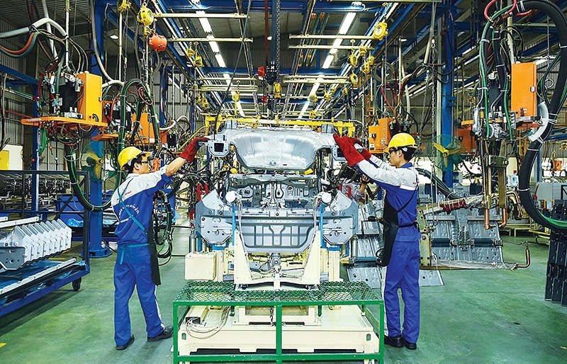 Cooperation crucial to build competent auto industry