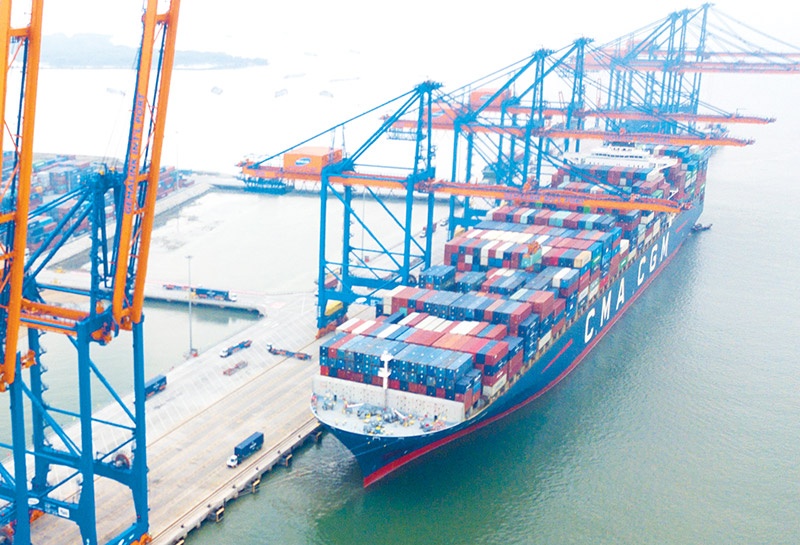 Seaports lag behind regional peers