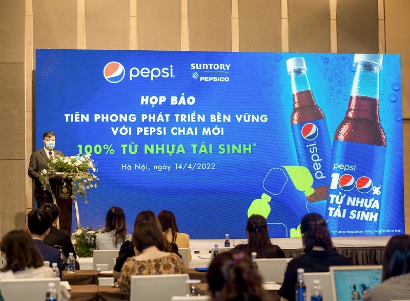 Suntory PepsiCo launches drink with recycled plastic packaging