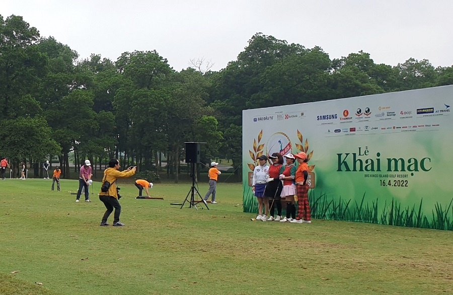 Kind-hearted spirits get together for the Swing for the Kids golf charity tournament