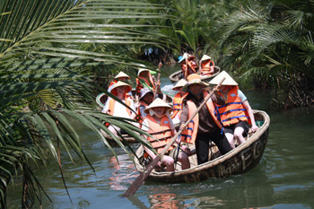 Mangrove palm forest draws tourists in Hoi An