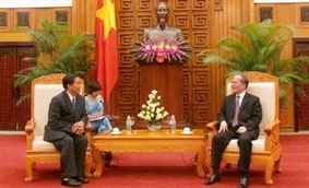 lao central bank governor welcomed in hanoi