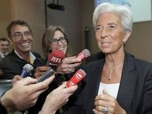 Mexican banker takes on Lagarde for IMF job