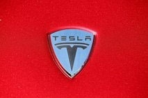 Tesla rolling out more stock to fund 'Model X'
