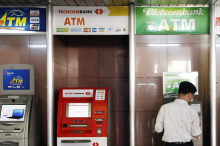 banks to postpone fees on internal atm transactions