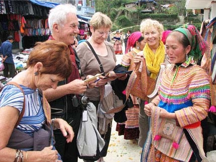 lao cai strives to earn 162 million from tourism