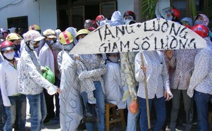 nghe an workers strike