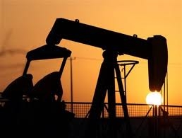 oil lower amid fears of spain bailout