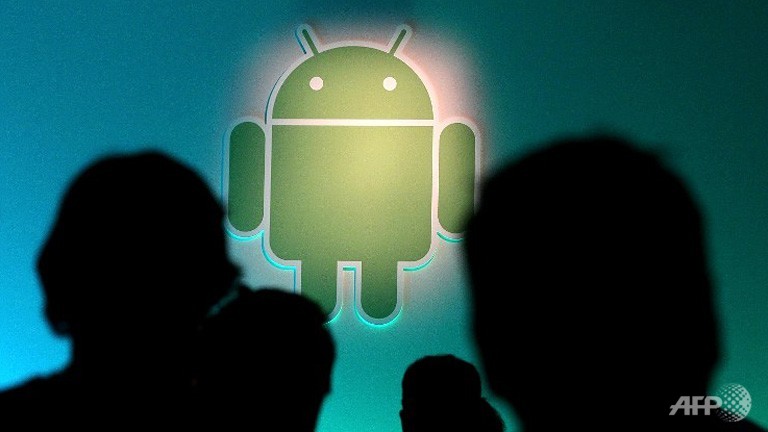 android reigns windows gains in smartphones survey