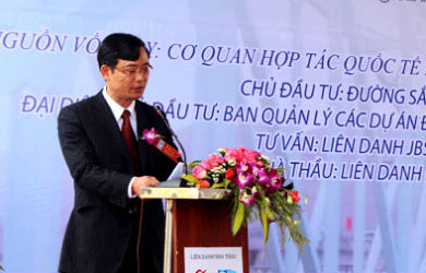 vietnam railway corporation exec arrested on bribery charges