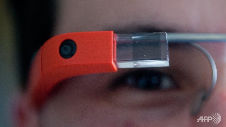 google selling glass internet eyewear in us