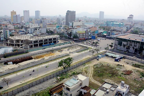 danang luxury real estate projects hit brick wall