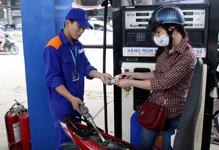 ministries instruct dealers to keep petrol oil prices steady