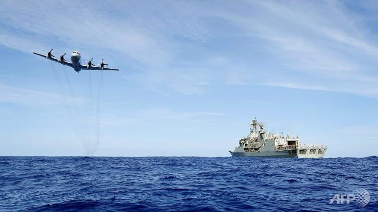 australia rules out swathe of ocean as mh370 crash zone