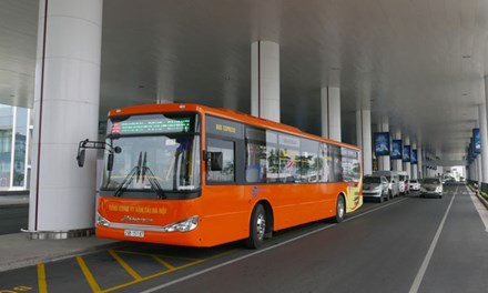 New bus route to Noi Bai Airport comes into operation