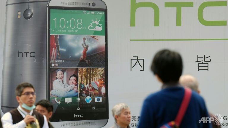 taiwans htc banks on new phone virtual reality as sales plunge