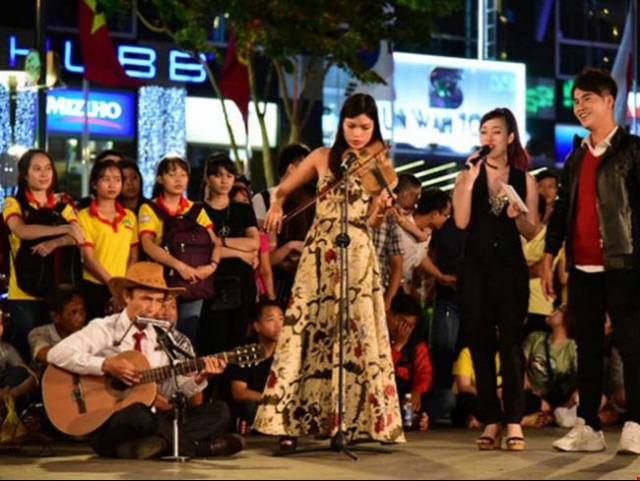 hcm city pedestrian mall introduces new street shows