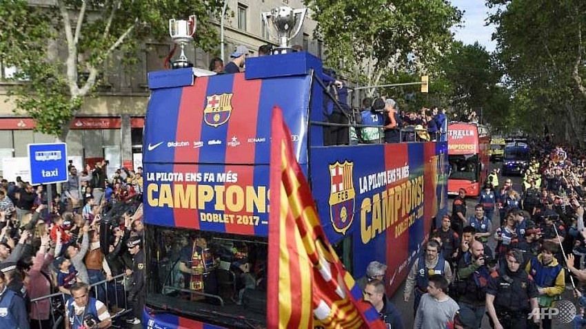 barcelona celebrates la liga copa del rey double win
