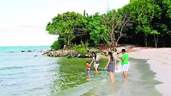 vietnams pirate island develops community tourism