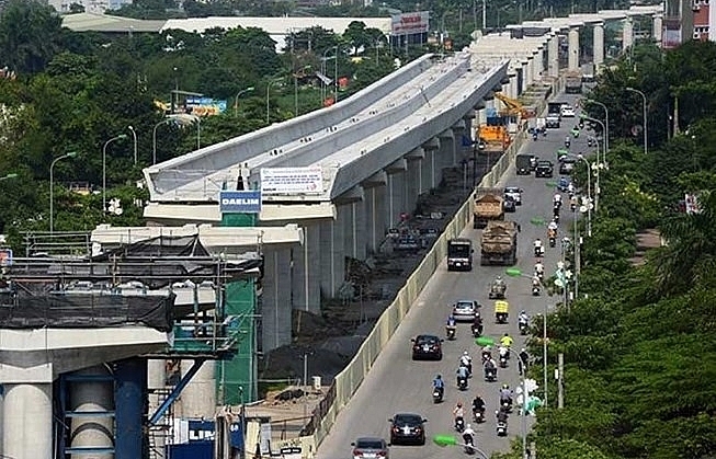 PM urges speeding up Metro project