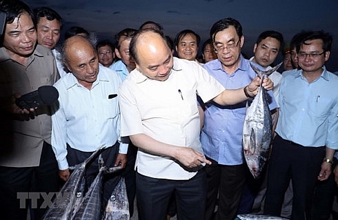 pm visits fishermen in thua thien hue quang tri provinces