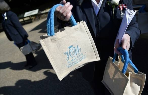 Royal wedding guests cash in on official goody bag