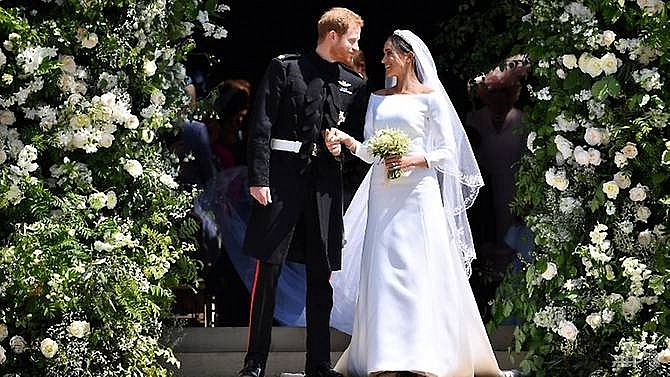 prince harry and meghan markle upcycle royal wedding flowers for a good cause