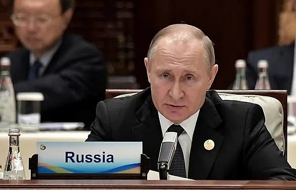 Putin fast-tracks Russian citizenship for more Ukrainians