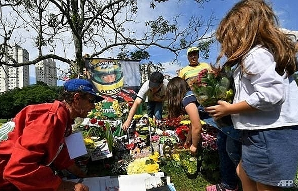 'Senna Day' held in Brazil on 25th anniversary of F1 great's death