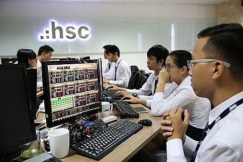 vn stocks slip on selling pressure