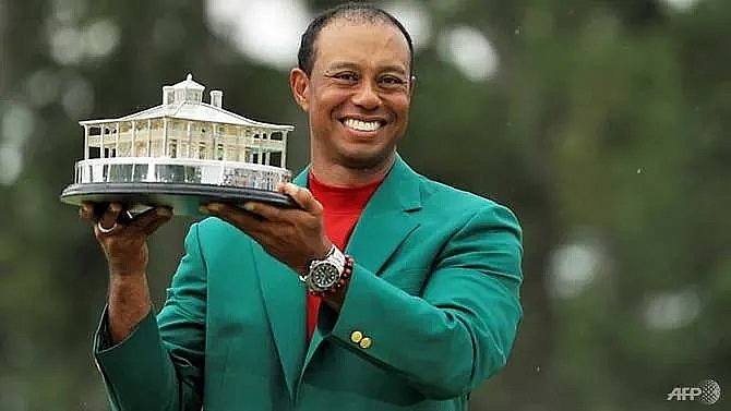 tiger woods to receive presidential medal from trump