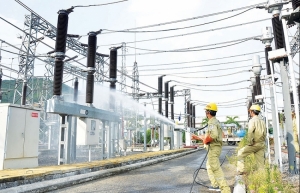 PM Phuc demands review of electricity price increase